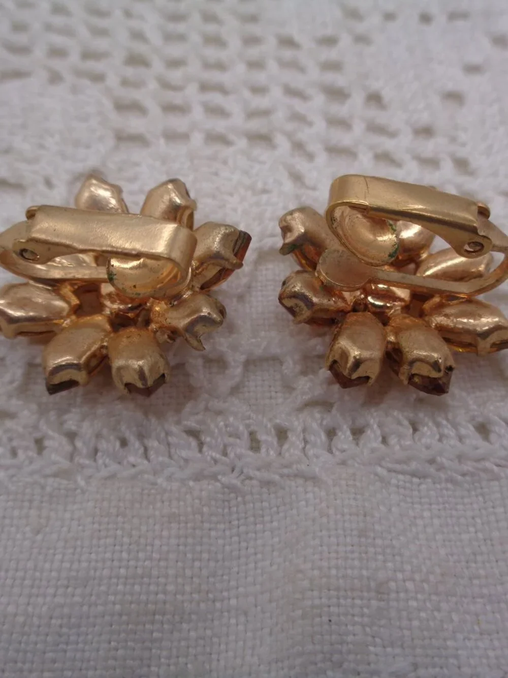 Vintage Golden RHINESTONE FLOWER BROOCH & Clip EARRINGS Set